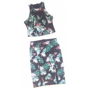 Guess two piece skirt set size large